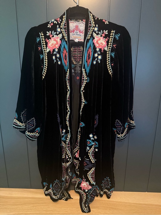 Johnny Was Jackets & Blazers - 🌺 Johnny Was Aveza Black Velvet Embroidered Floral Kimono